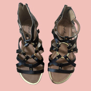 Qupid Black Gladiator Sandals – Gold Detail, Size 7